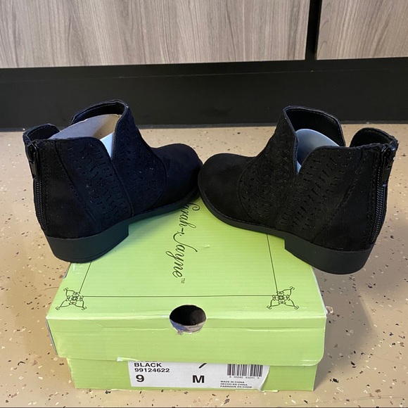 NEW Sarah Jayne Black Ankle Boots Booties Zip Up - Picture 6 of 8